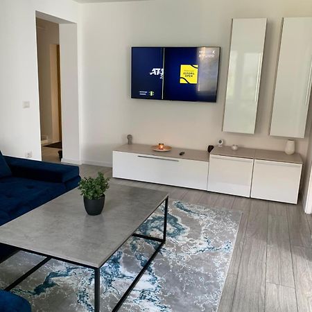 Rose Apartment Пьятра-Нямц Экстерьер фото